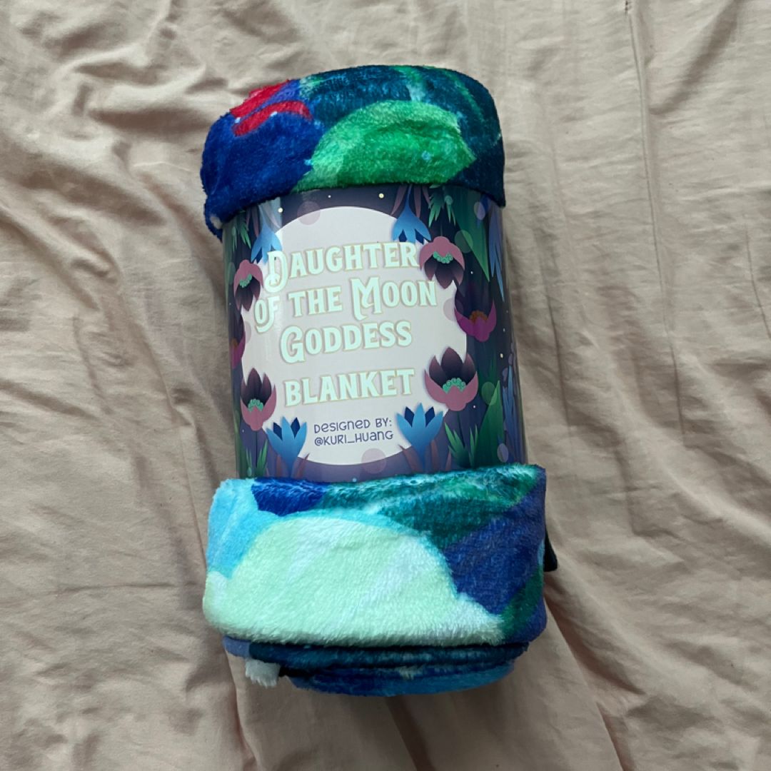 FAIRYLOOT Daughter of The Moon Goddess blanket 