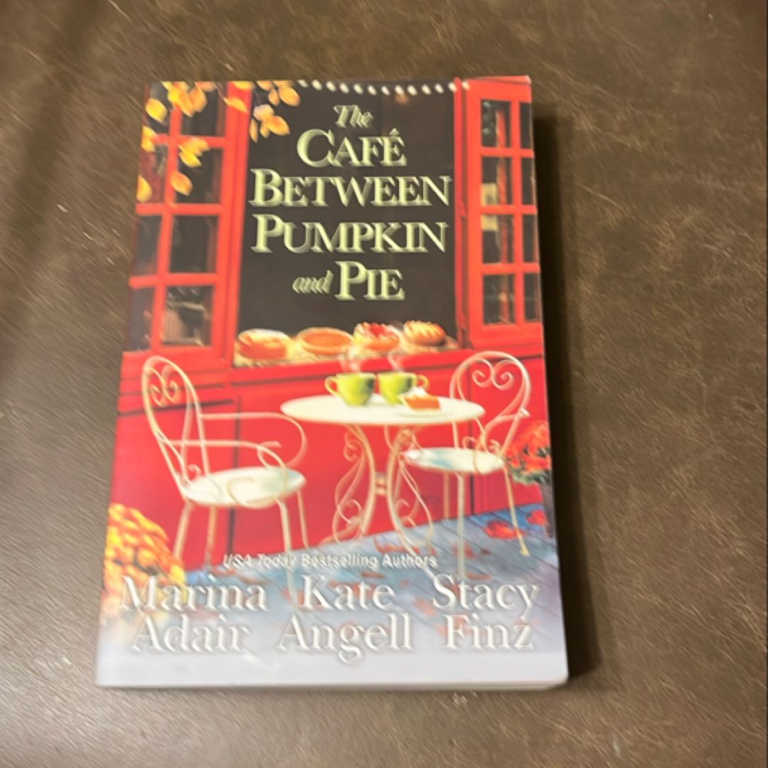 The Café Between Pumpkin and Pie