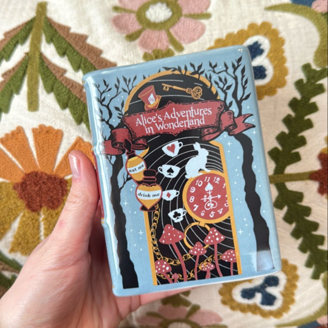 alice in wonderland bookpot 
