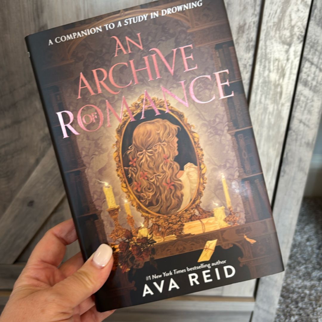 An Archive of Romance Deluxe Illustrated Edition