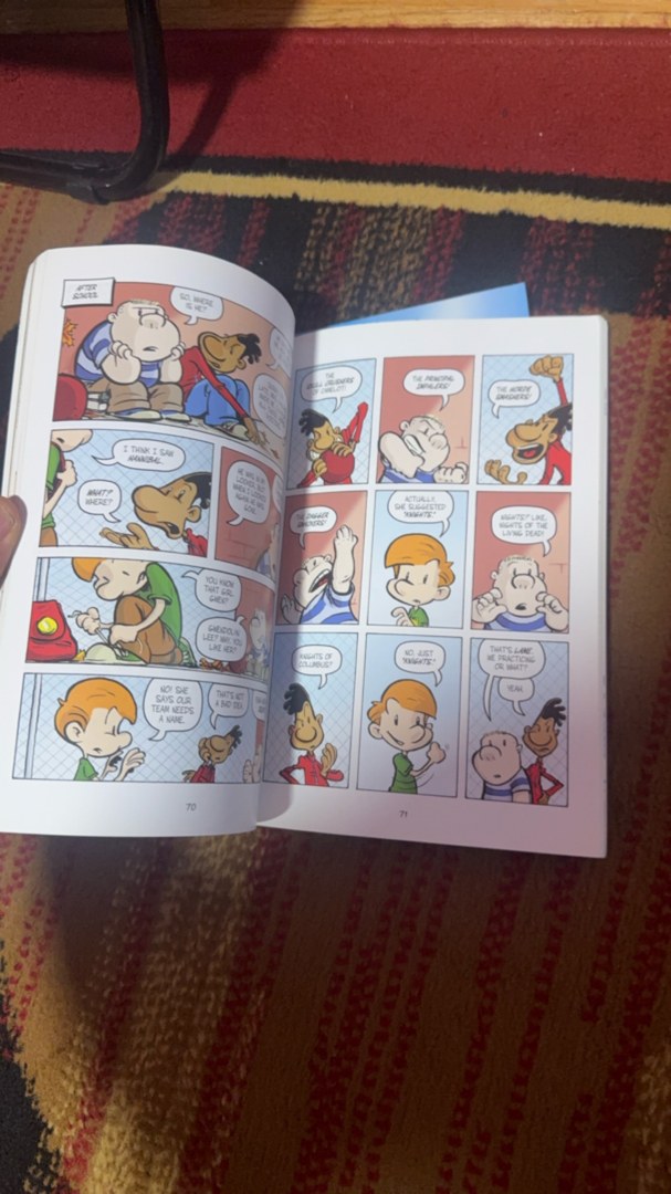The Dodgeball Chronicles: a Graphic Novel (Knights of the Lunch Table #1)