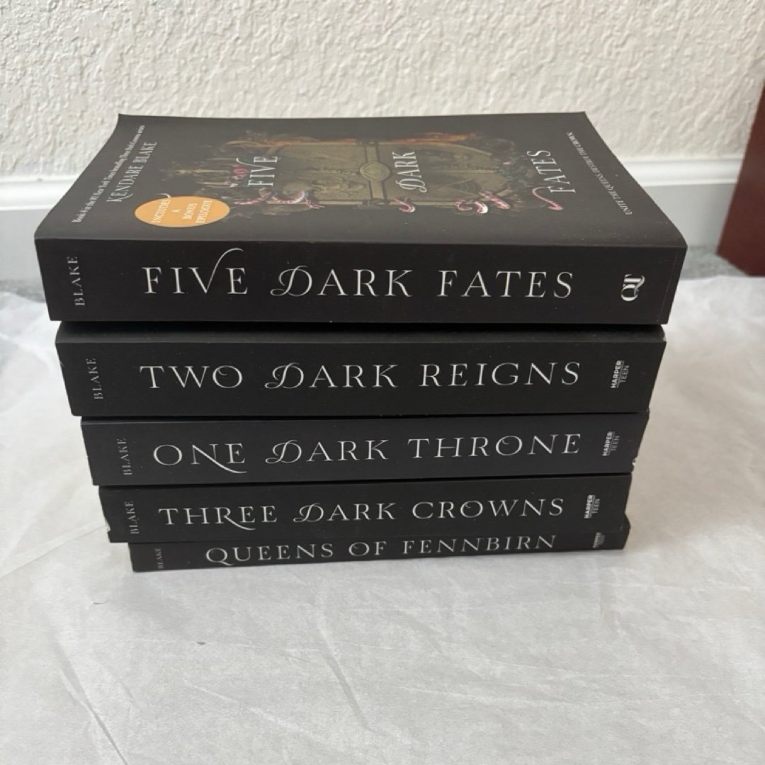 Three Dark Crowns Series 5 Books Collection Set By Kendare Blake (Three Dark Crowns, One Dark Throne, Two Dark Reigns, Queens of Fennbirn, Five Dark Fates)