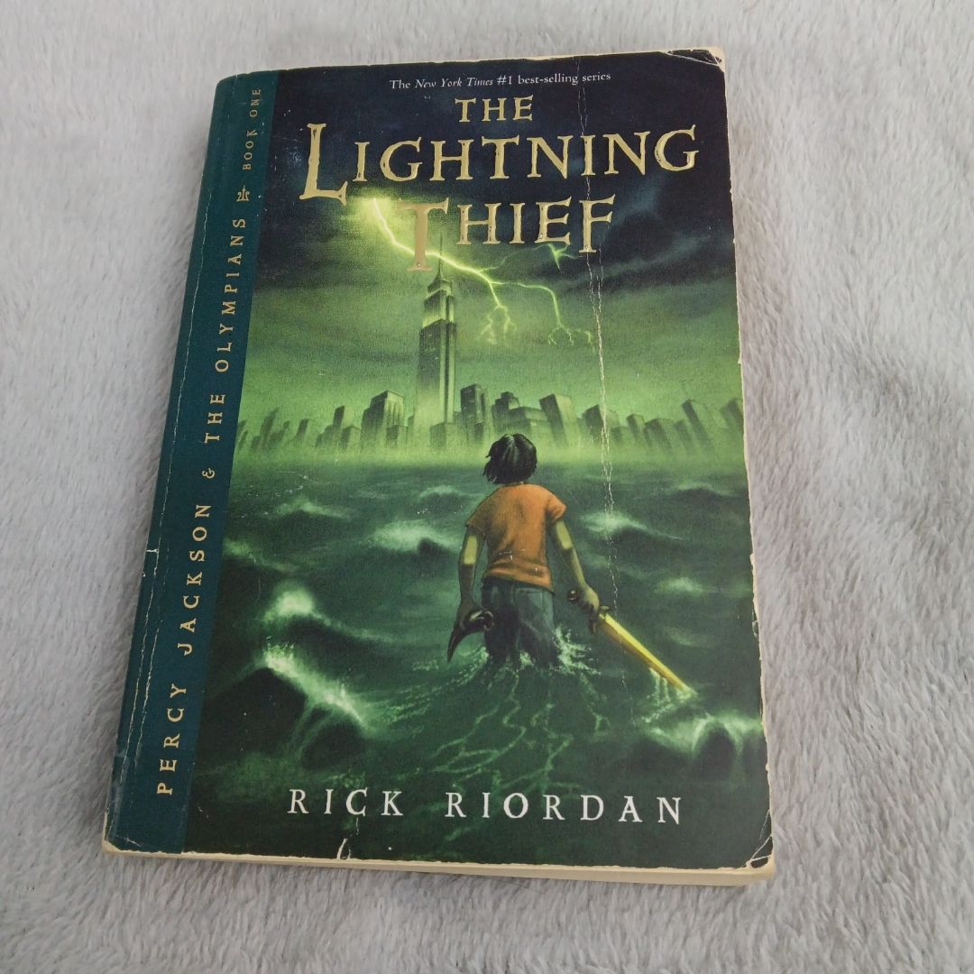 The Lightning Thief (Percy Jackson and the Olympians, Book One)