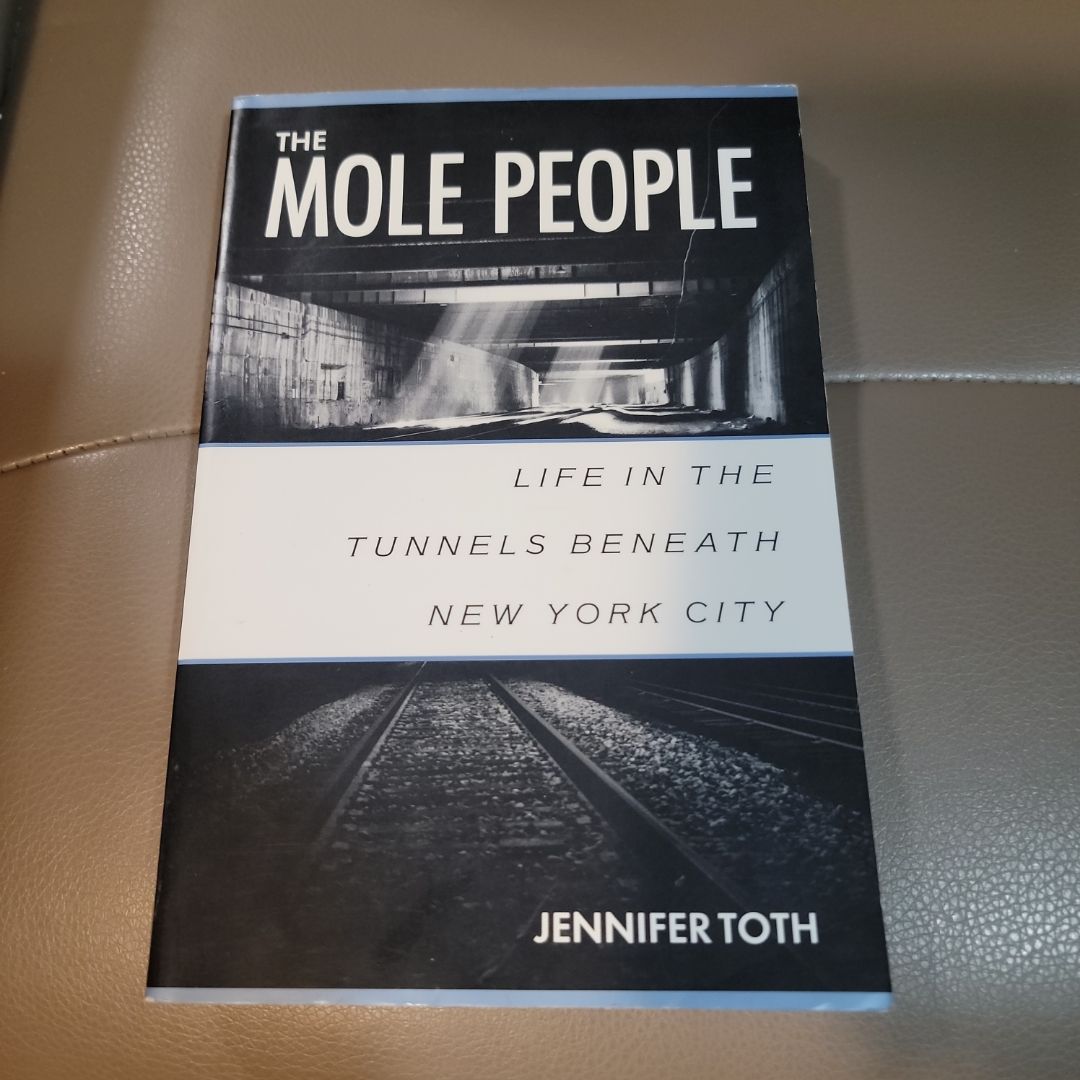 The Mole People by Jennifer Toth, Paperback | Pangobooks
