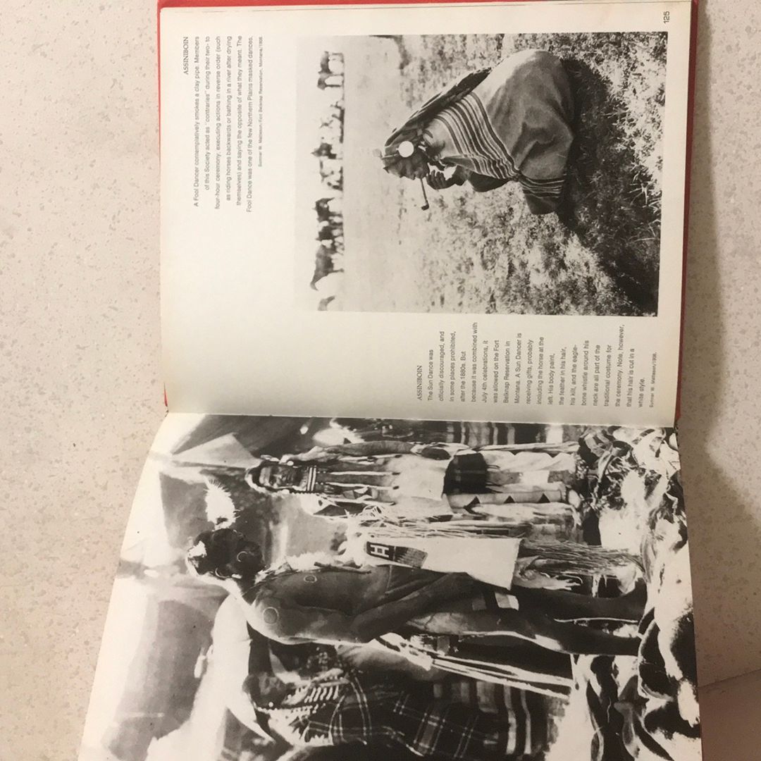 Indians : The Great Photographs That Reveal North American Indian Life, 1847-1929, from the Unique Collection of the Smithsonian Institution