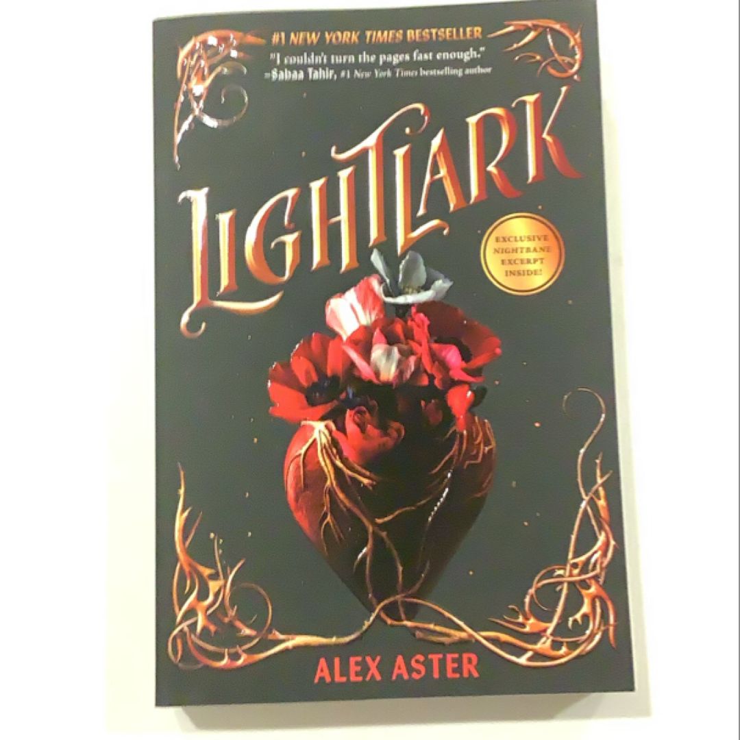 Lightlark (the Lightlark Saga Book 1) NEW
