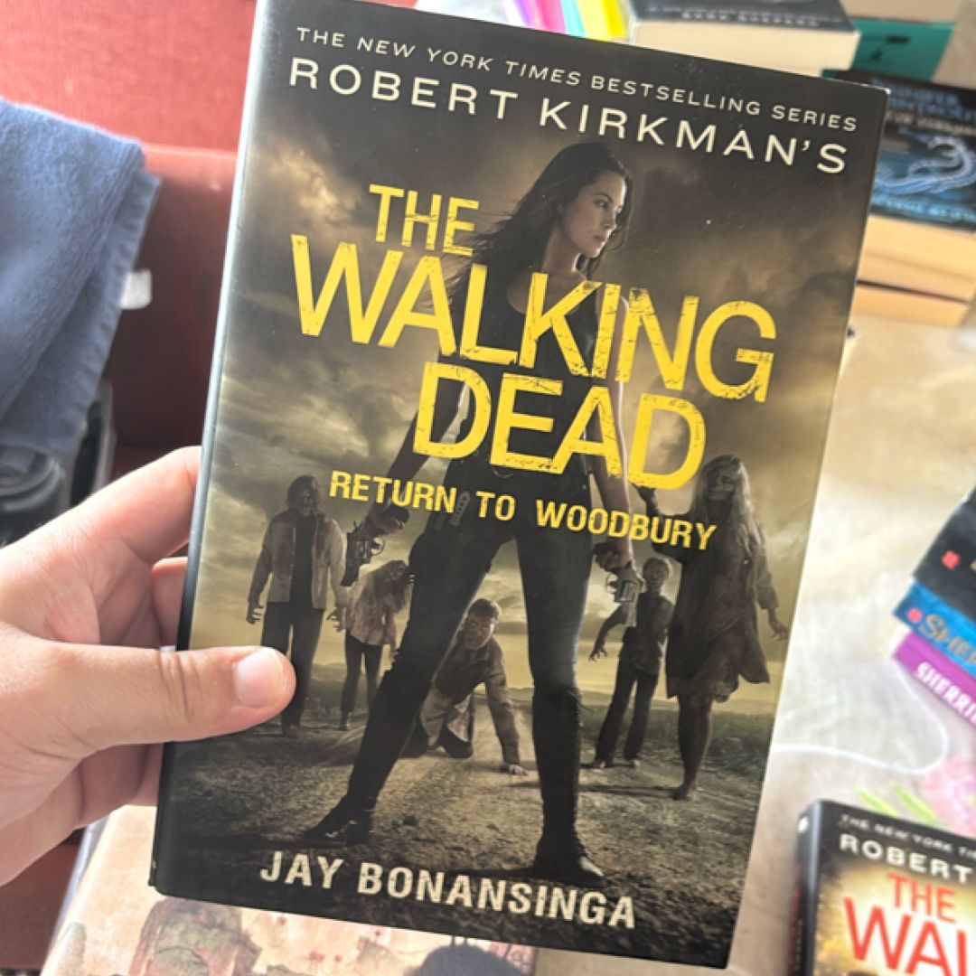 Robert Kirkman's the Walking Dead: Return to Woodbury