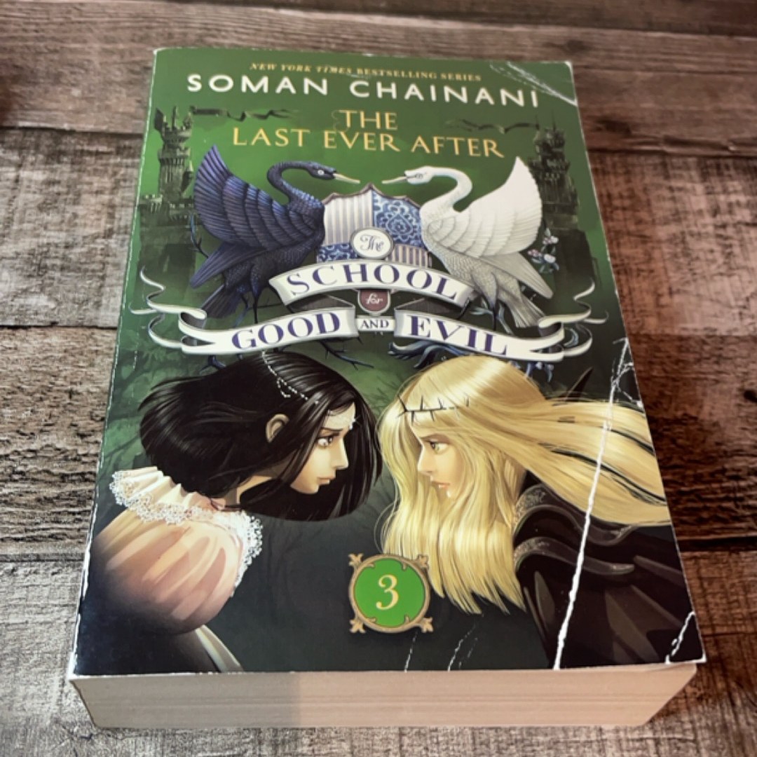 The School for Good and Evil Books 1-4 Paperback Box Set