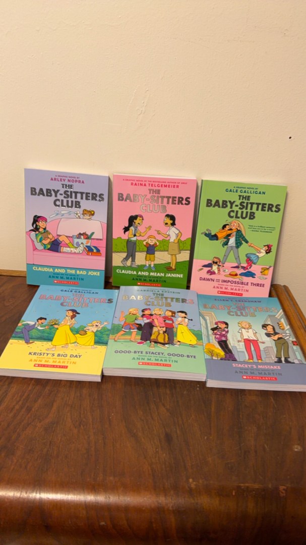 The Baby-Sitters Club #1-7 Graphic Novel Box Set