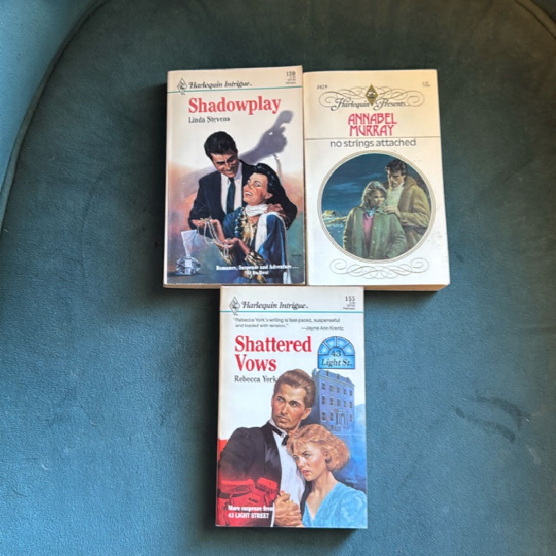 Lot of 3 Harlequin Romances 