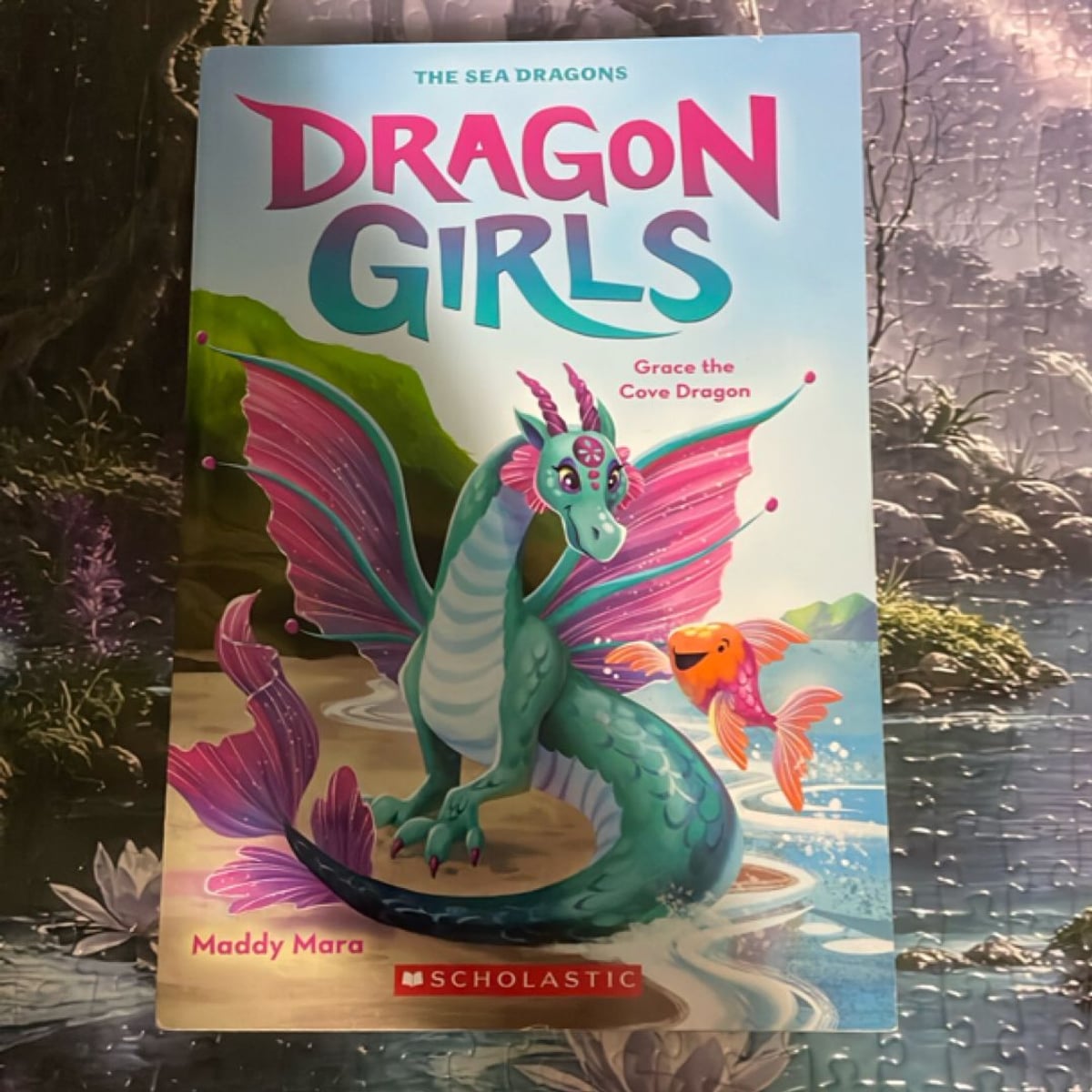 Azmina the Gold Glitter Dragon (Dragon Girls | PangoBooks