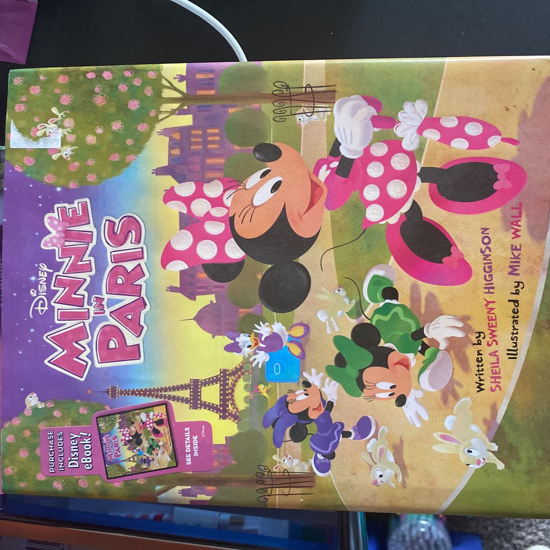 Minnie Minnie in Paris