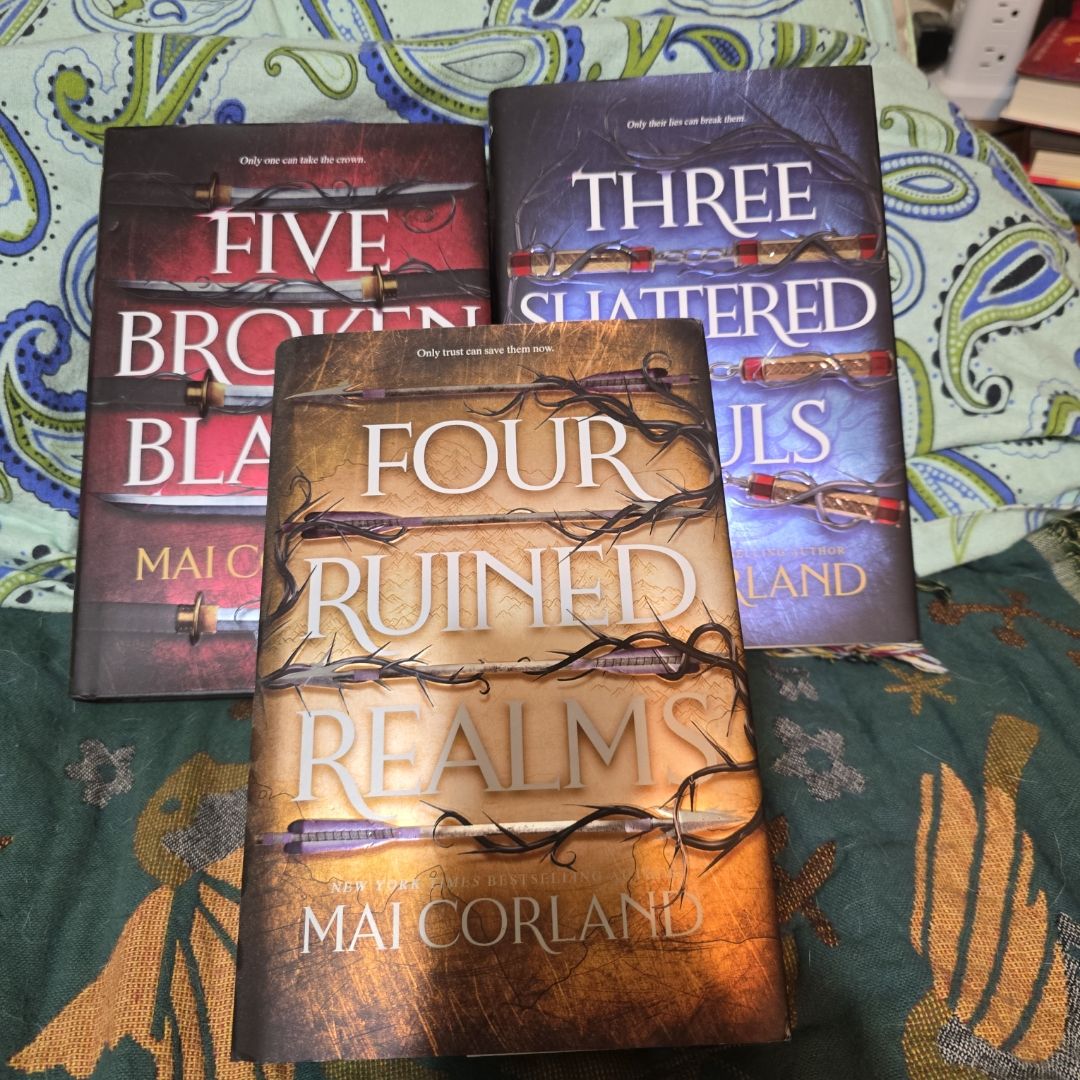 Five Broken Blades (Deluxe Limited Edition)