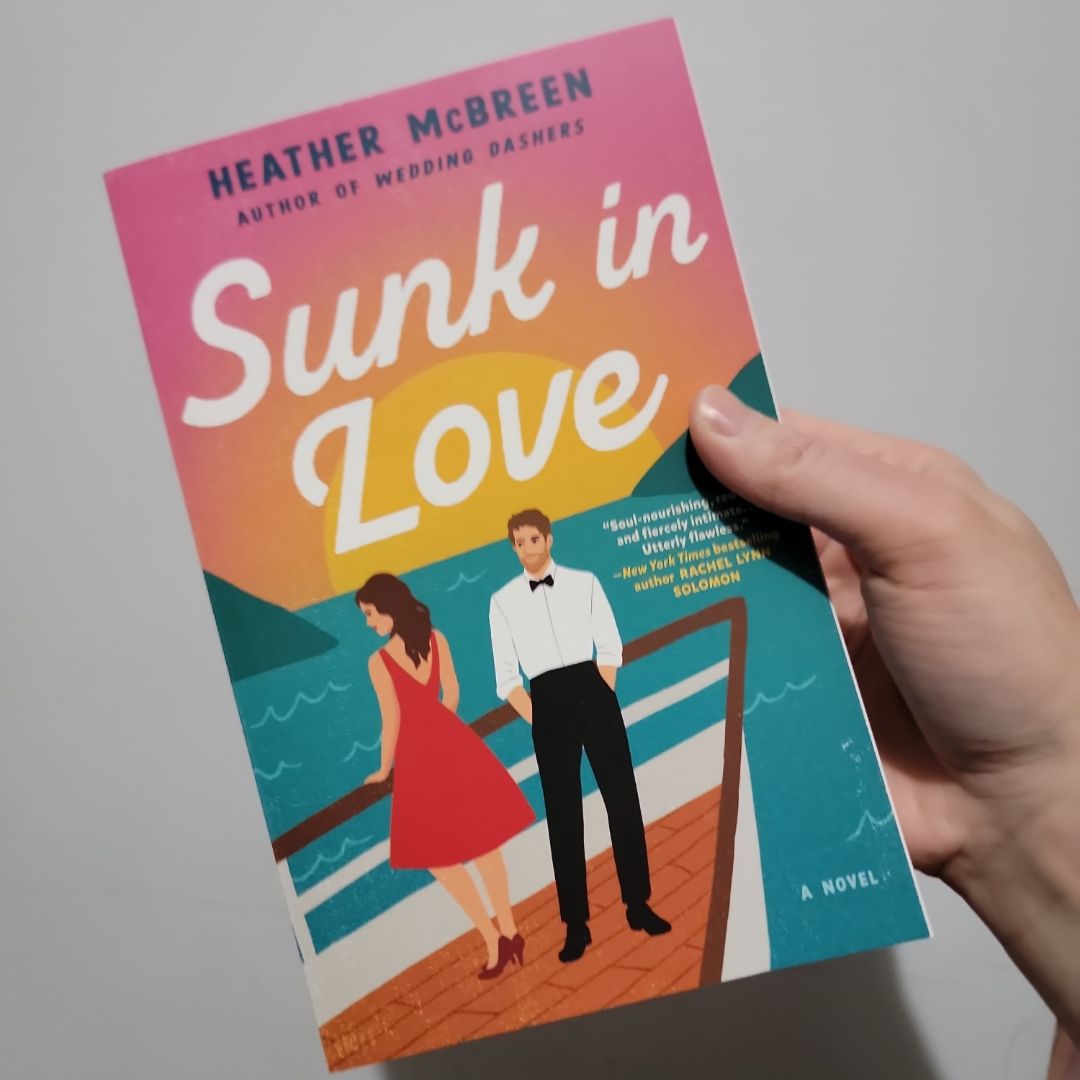 Sunk in Love by Heather McBreen, Paperback | Pangobooks