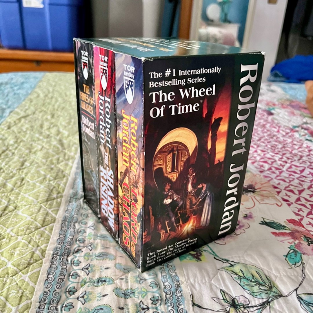 The Wheel of Time, Boxed Set II, Books 4-6 The Shadow Rising, The Fires of Heaven, Lord of Chaos
