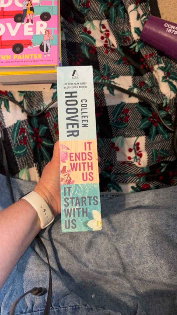 Colleen Hoover It Ends with Us Boxed Set