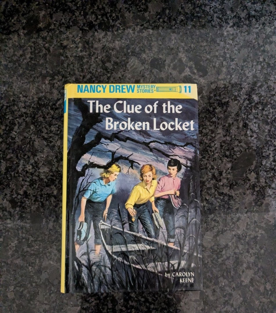 Nancy Drew 11: the Clue of the Broken Locket