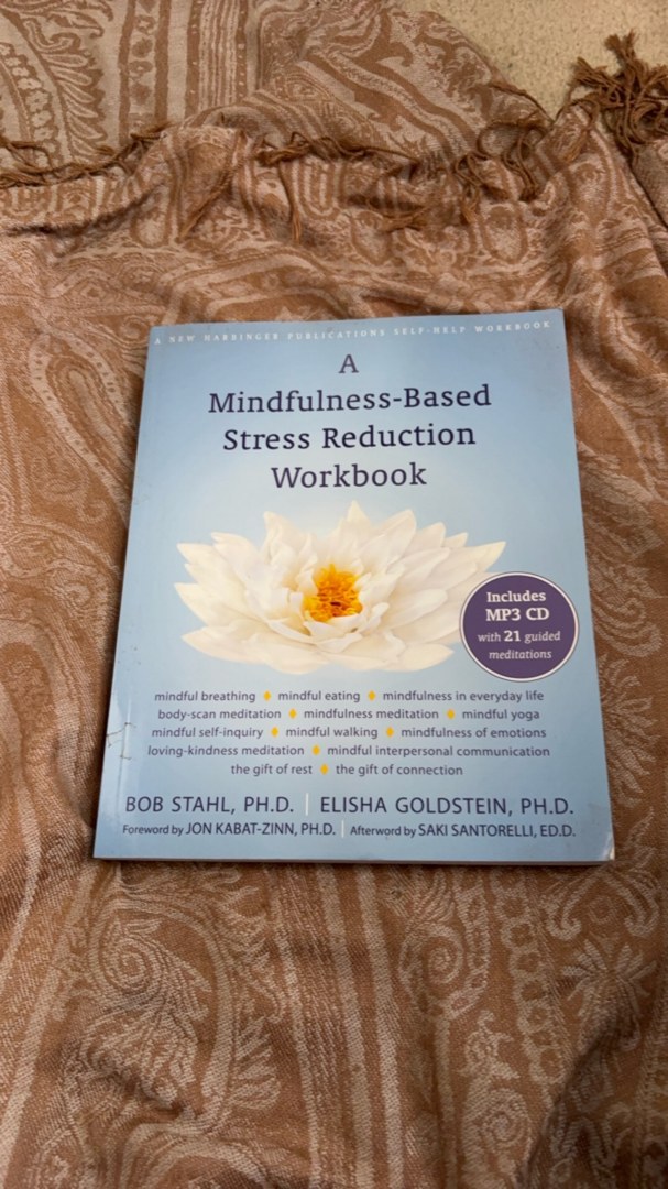A Mindfulness-Based Stress Reduction with CD