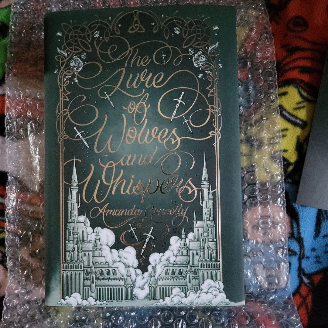 The lure of wolves and whispers (Fairyloot)
