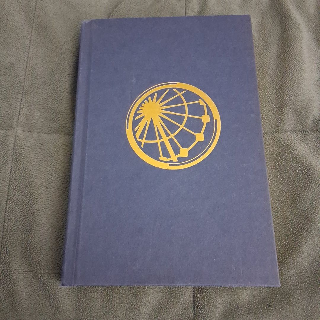 Four: a Divergent Collection