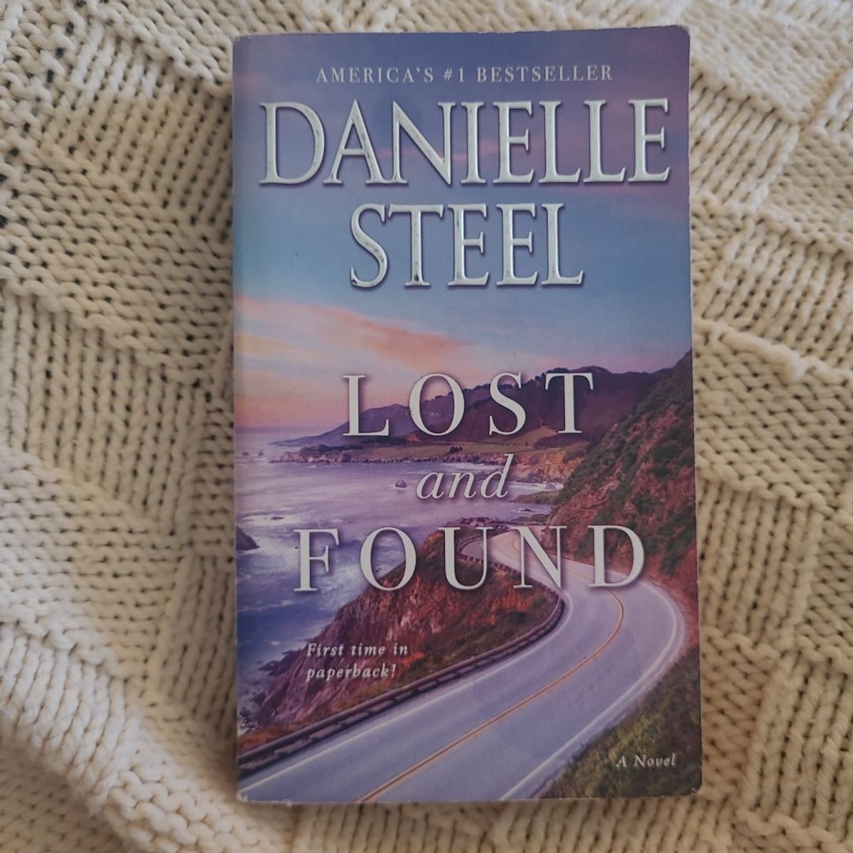 Lost and Found by Danielle Steel, Paperback | Pangobooks