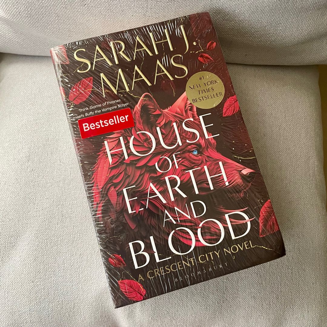 House of Earth and Blood by Sarah J. Maas Book Cresecent city UK Edition