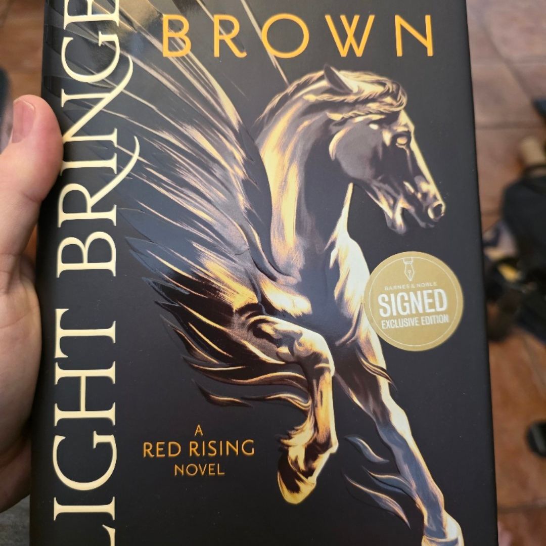 Light Bringer *Special Edition* by Pierce | PangoBooks