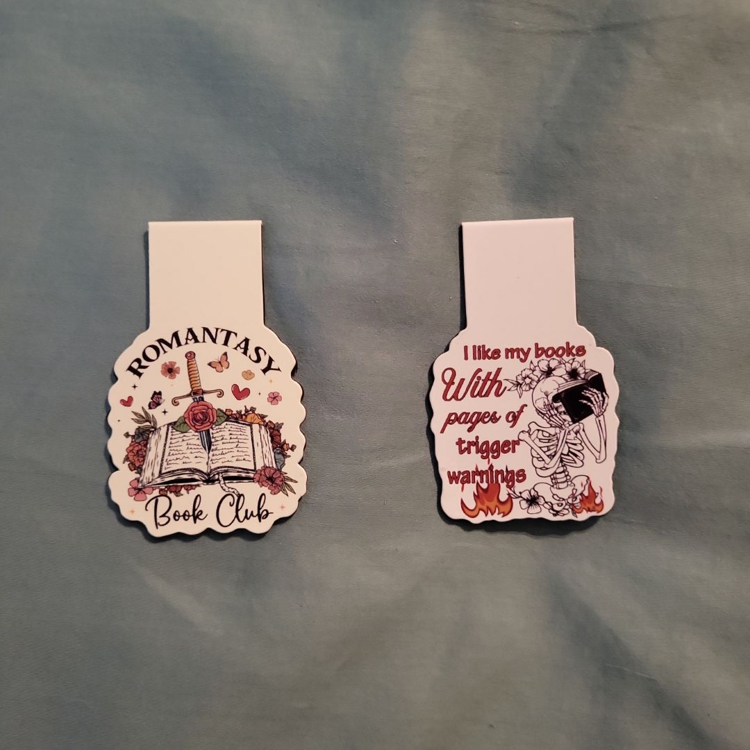 (2) Medium magnetic book marks