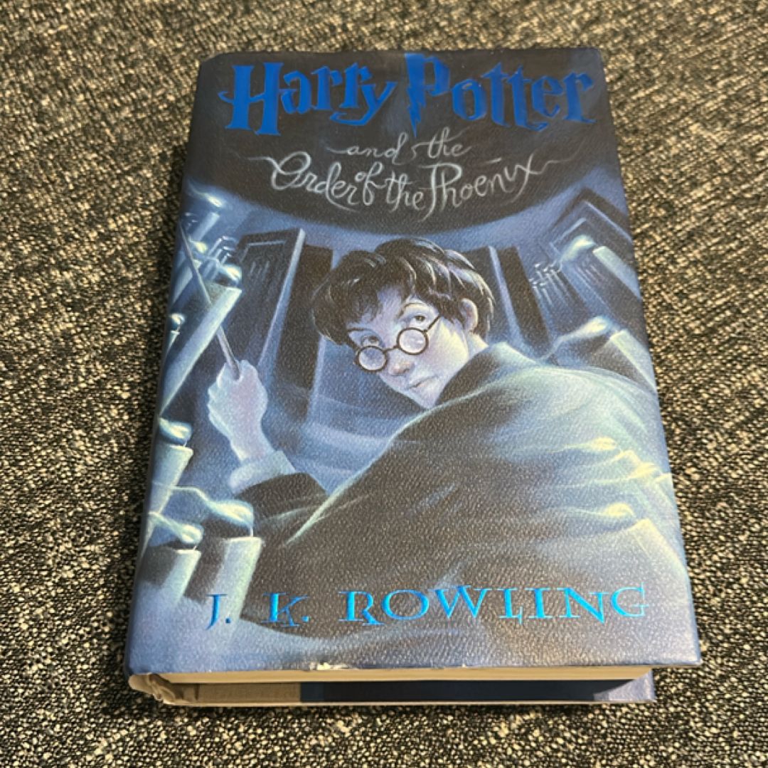 Harry Potter and the Order of the Phoenix (Harry Potter, Book 5)