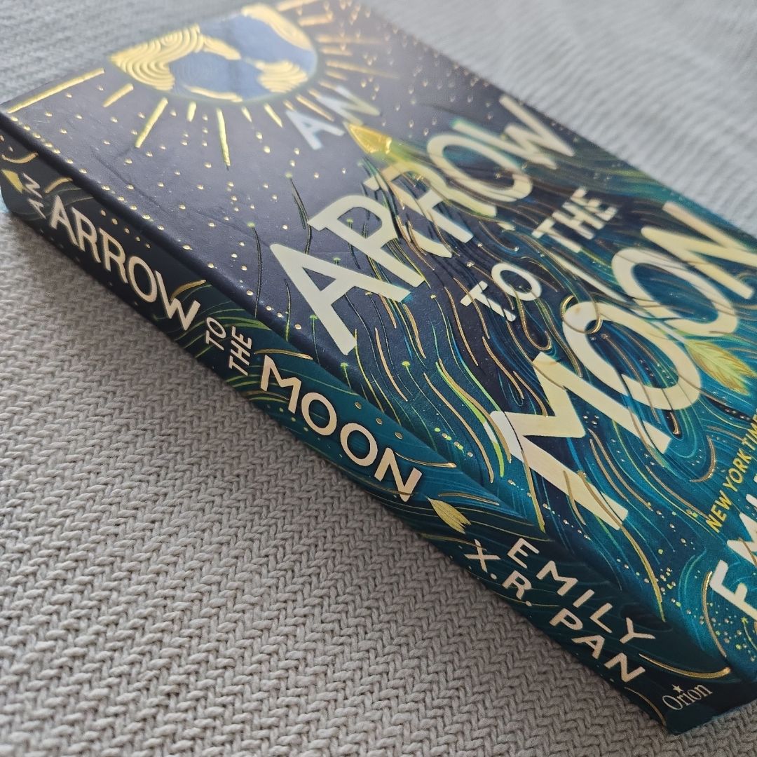 An Arrow to the Moon (SIGNED FAIRYLOOT)