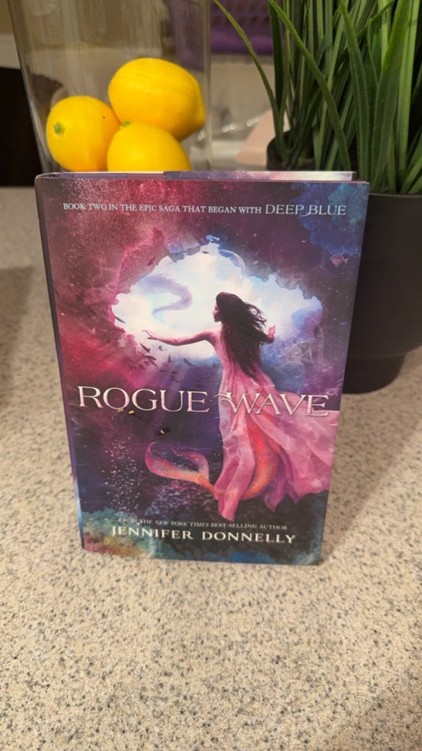 Waterfire Saga, Book Two Rogue Wave (Waterfire Saga, Book Two)