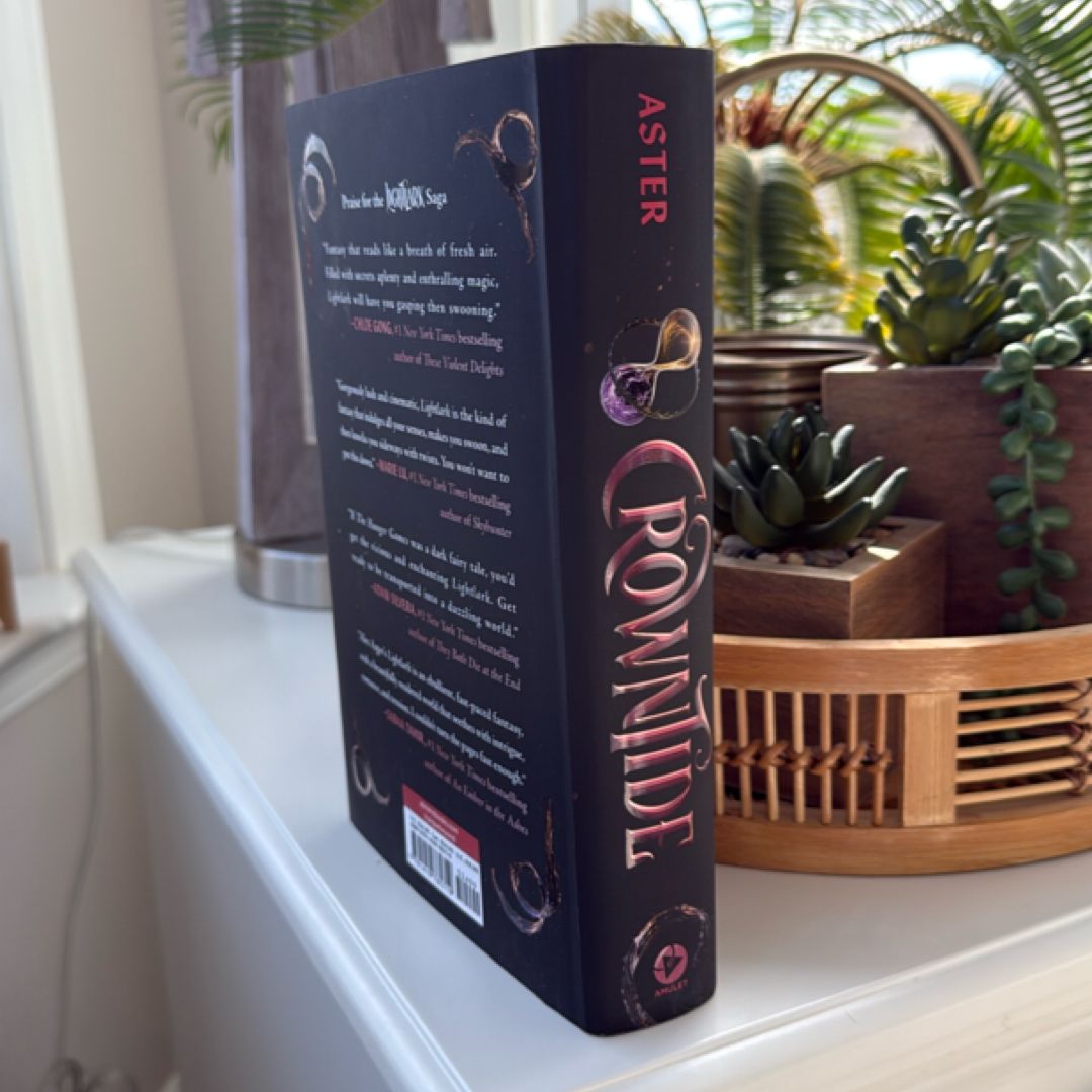 Crowntide (the Lightlark Saga Book 4)