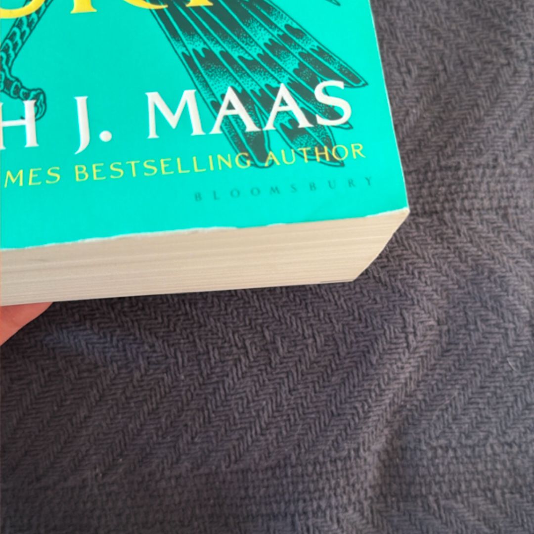 A Court of Thorns and Roses & A Court of Mist and Fury