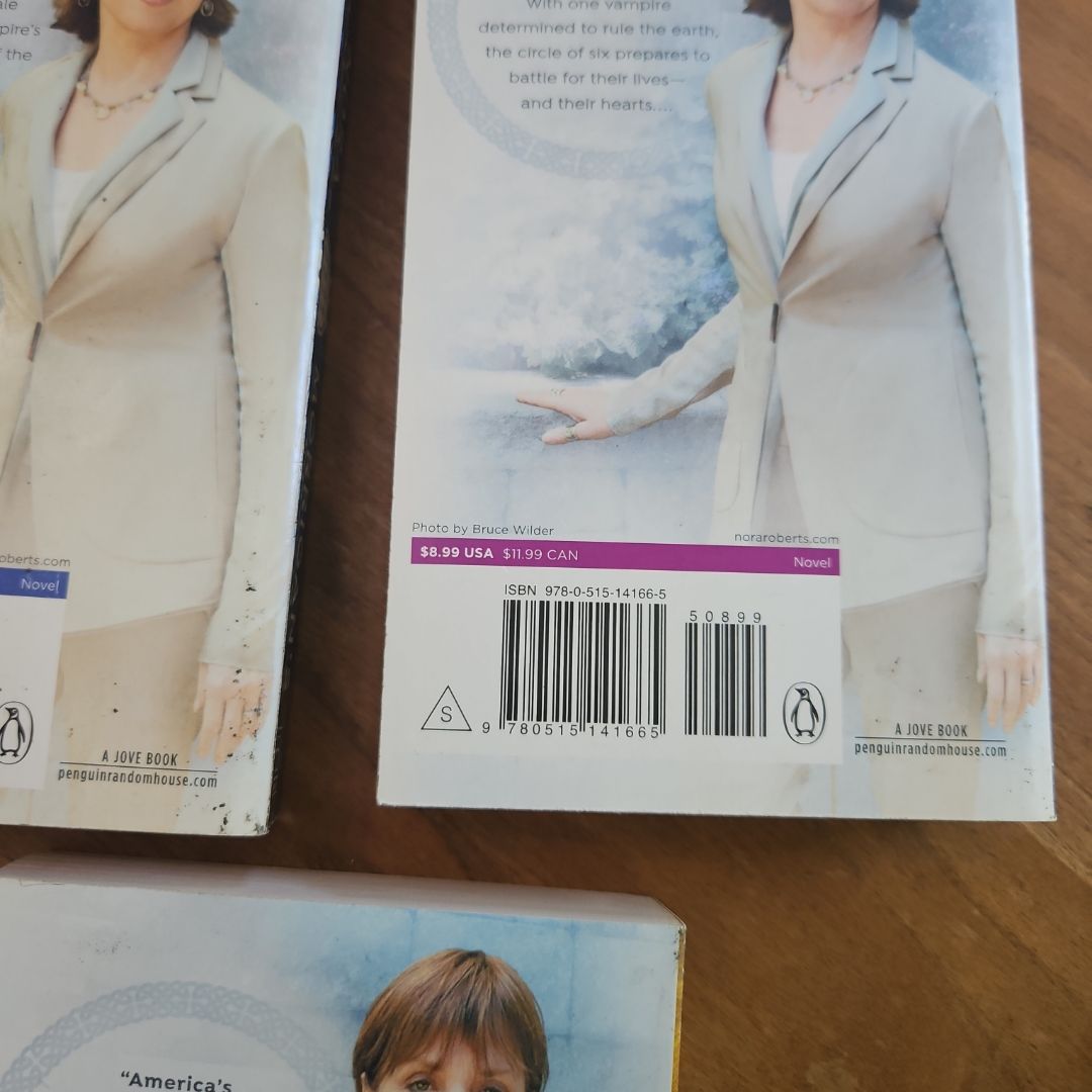 Nora Roberts Circle Trilogy Box Set