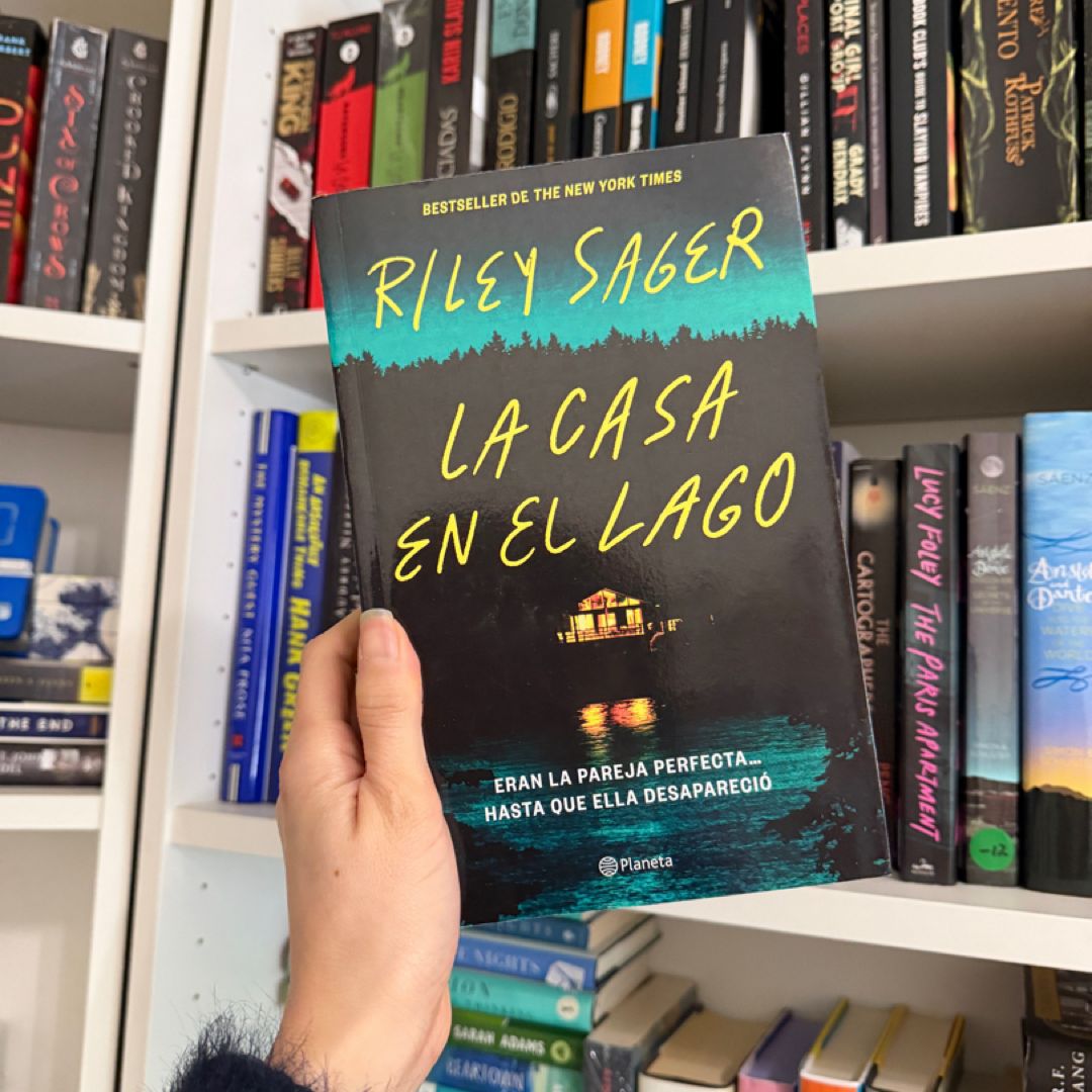 La Casa en el Lago / the House Across the Lake