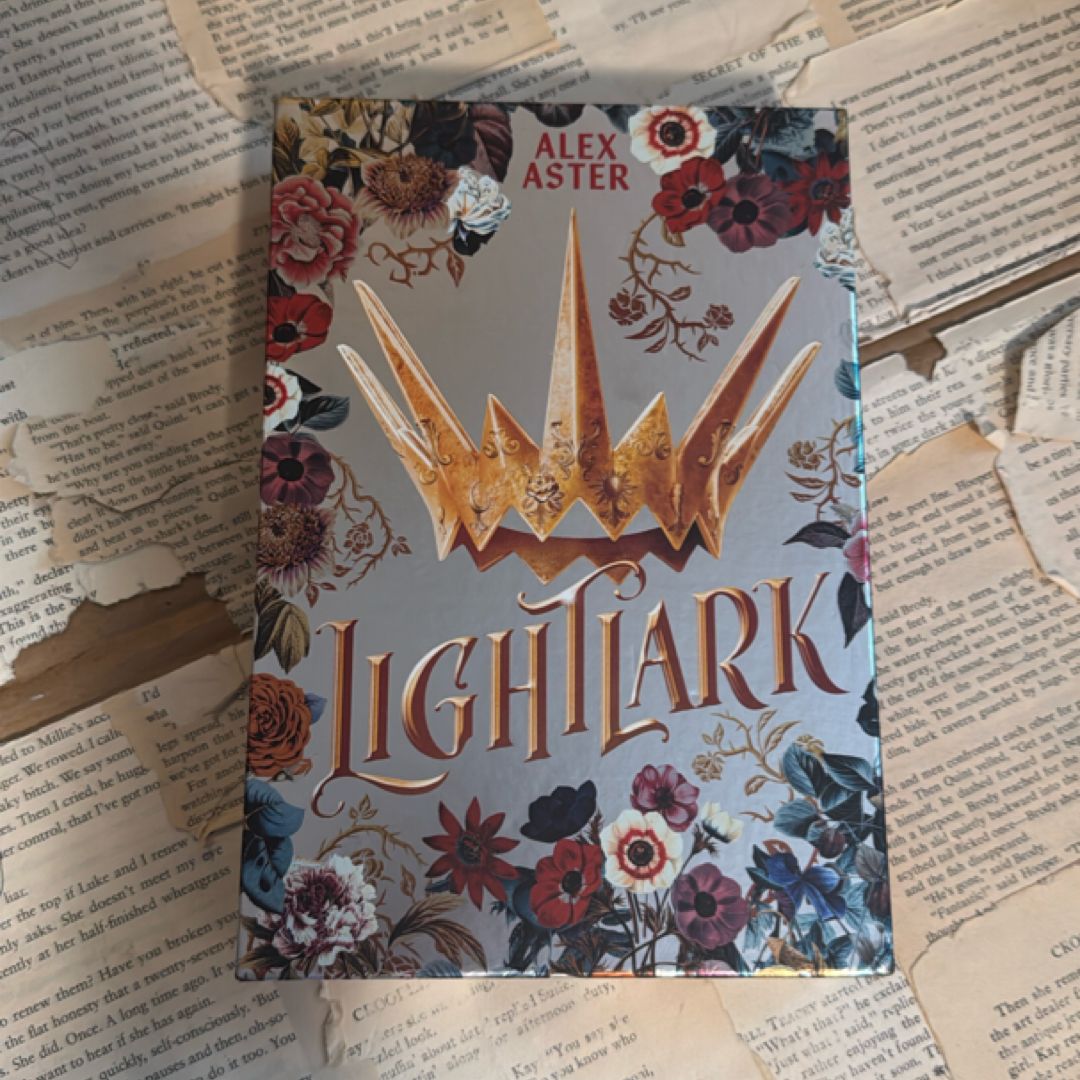 Lightlark (the Lightlark Saga Book 1)