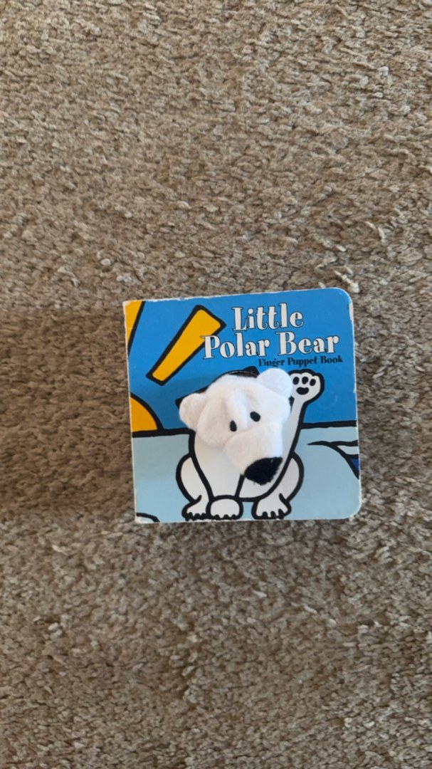 Little Polar Bear: Finger Puppet Book by Chronicle Books