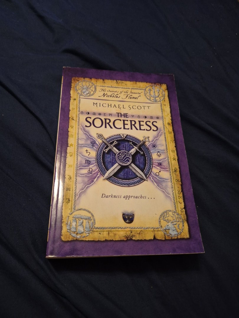 The Sorceress - Book 3 - Secrets of the Immortal Nicholas Flamel
