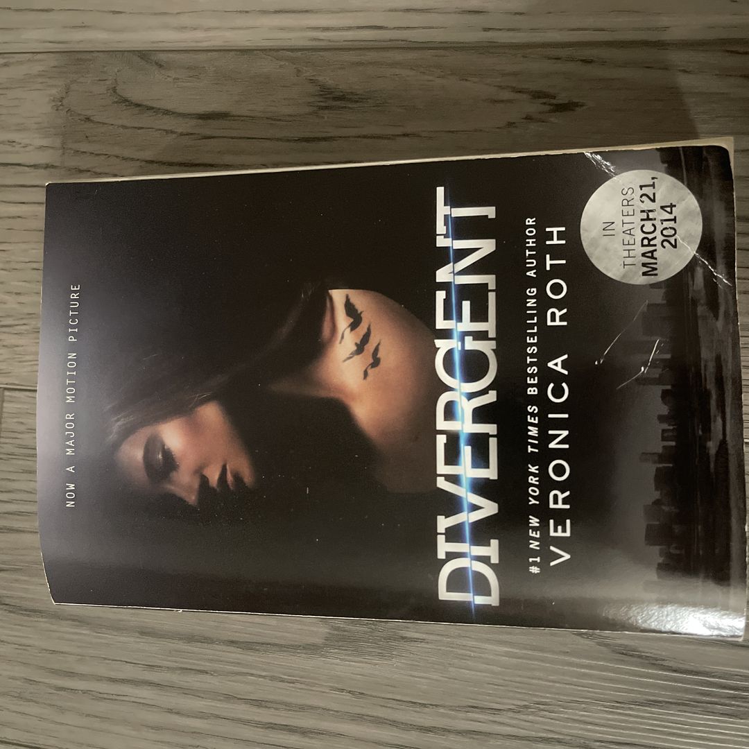 Divergent Movie Tie-In Edition