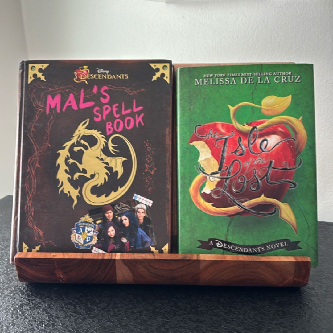 Descendants: Mal's Spell Book