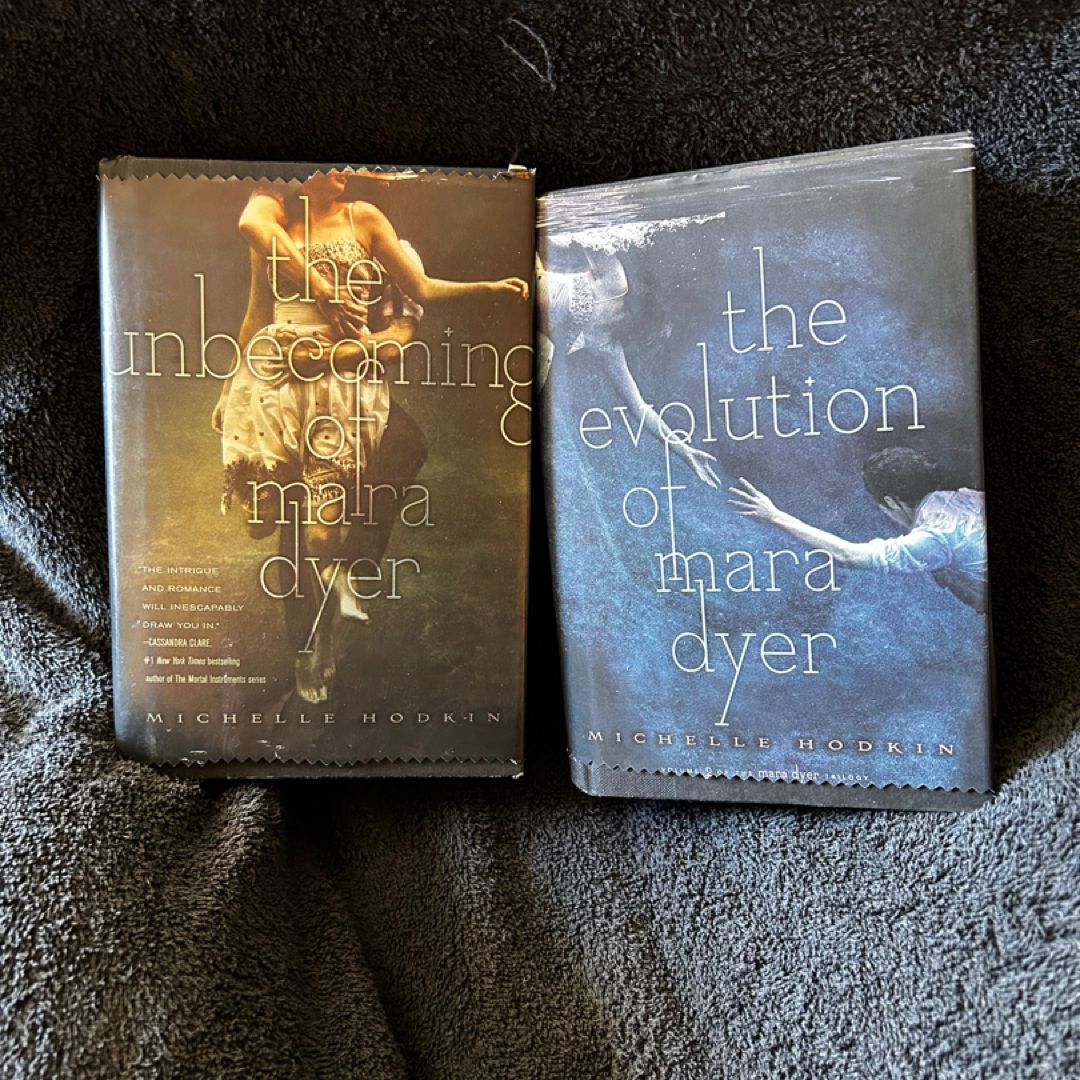 The Unbecoming of Mara Dyer: Book 1&2