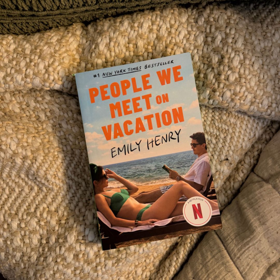 People We Meet on Vacation: Collector's Edition (Netflix Tie-In)