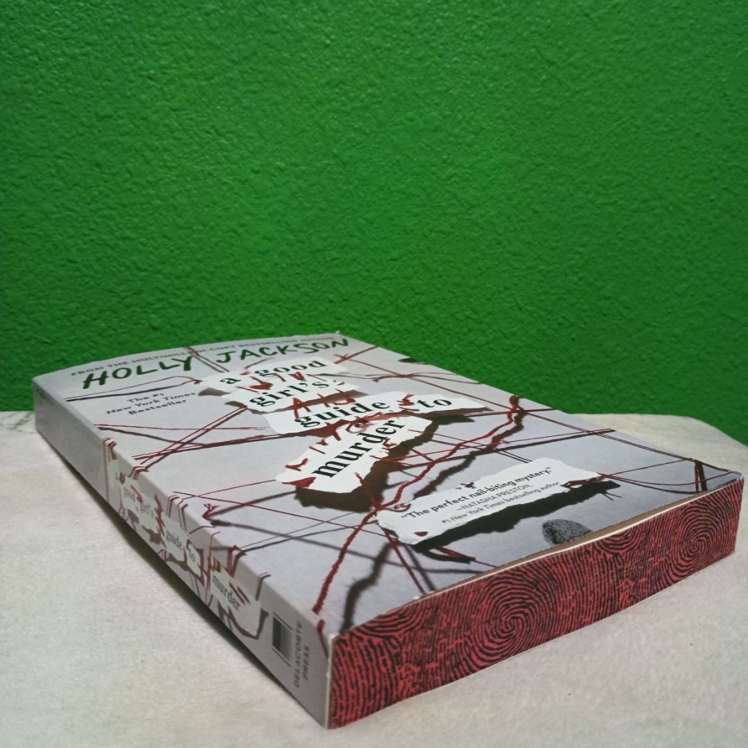 A Good Girl's Guide to Murder: Deluxe Edition