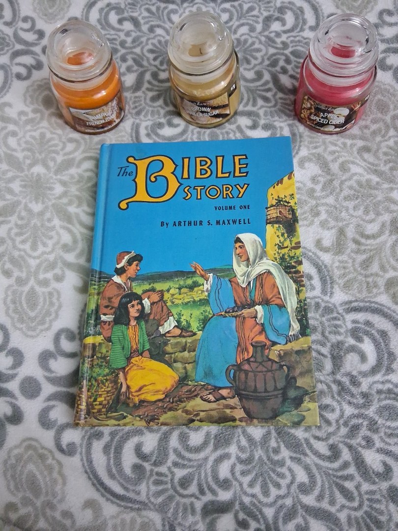 The Bible Story: Volume 1