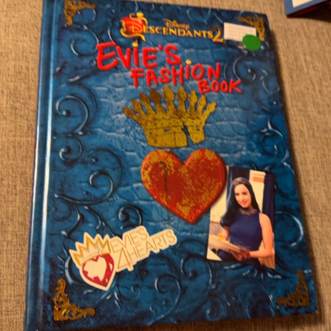 Descendants 2 Evie's Fashion Book