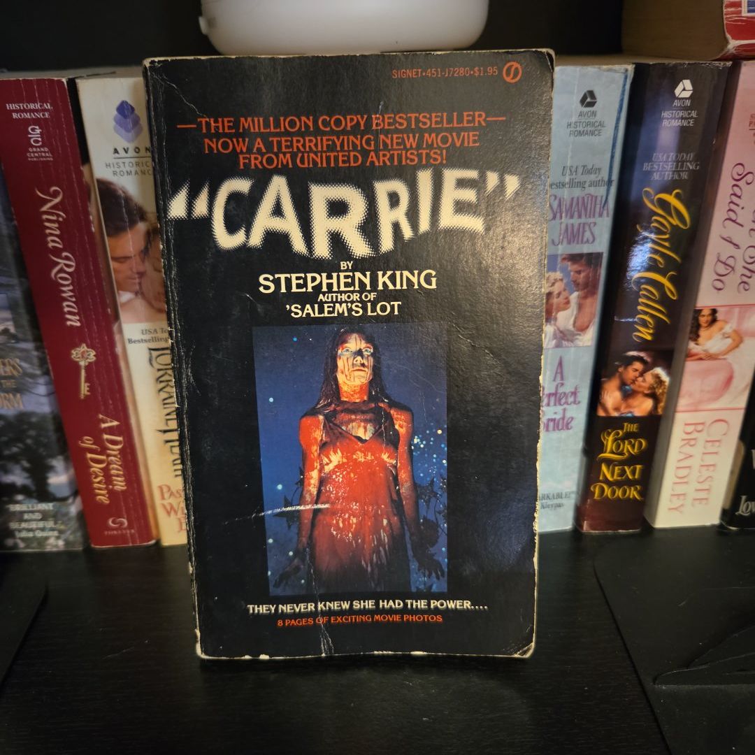Carrie, Movie Tie-In, Photo Cover and Center Section