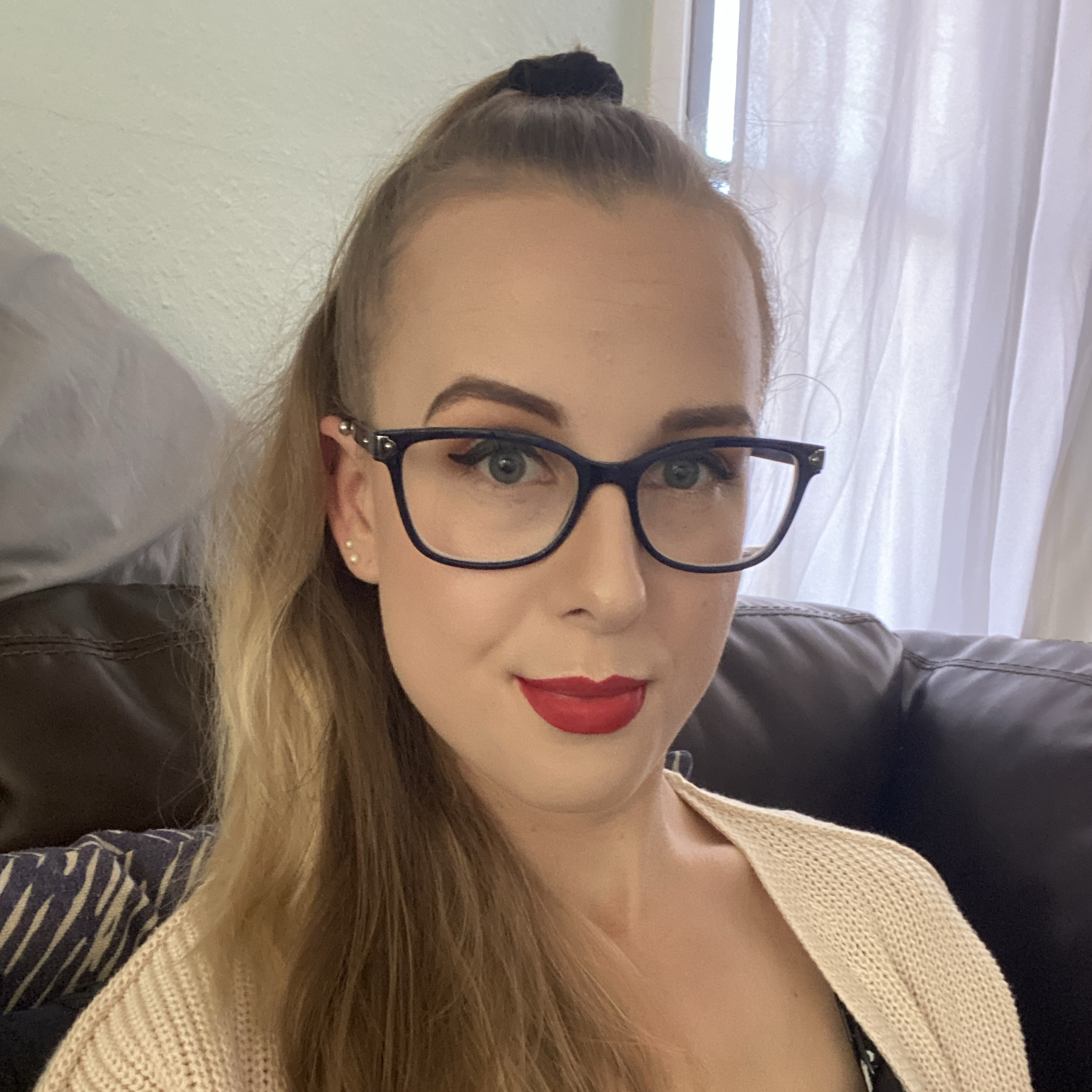 Charlotte @alohabooksandbujos